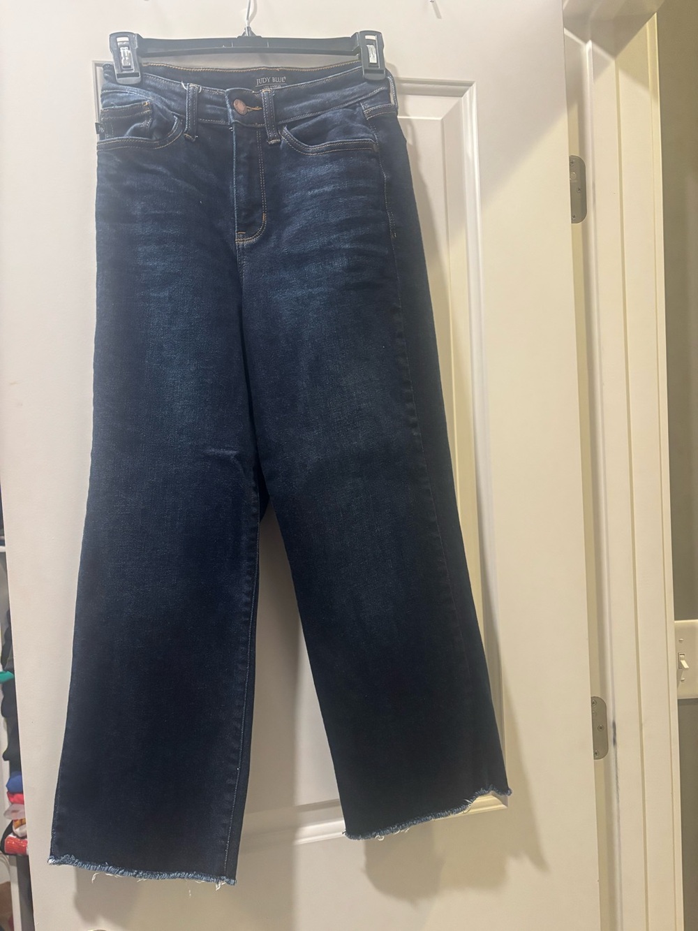NWOT Judy Blue High Rise Stretch Wide Leg Crop Frayed Jean Size 0